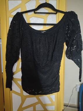 Express Black Lace Long-Sleeve Scoop-Neck Blouse